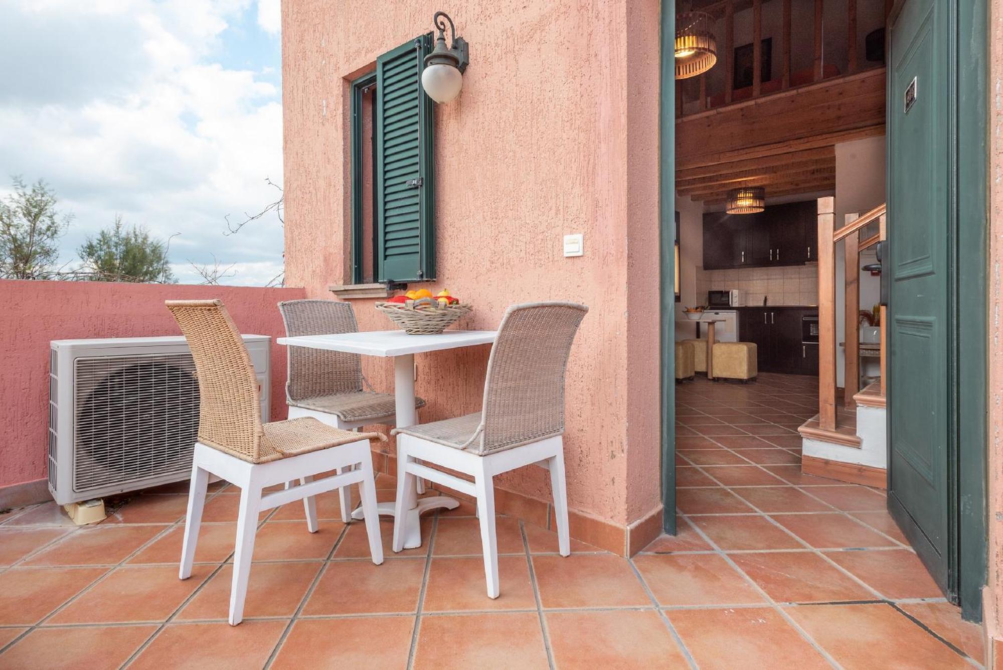 The Varos Residences Hotel Exterior foto